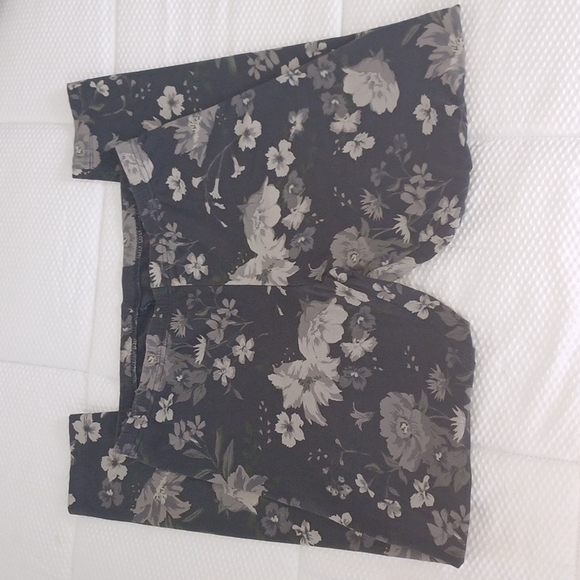 ☀️Bundle of 2 - Old Navy Floral Print Leggings - Picture 6 of 11